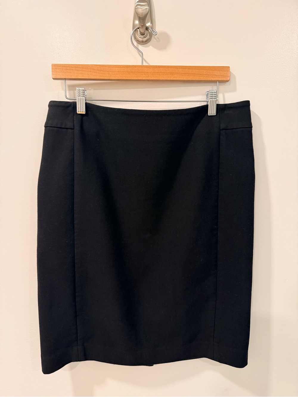 LOFT Black Pencil Skirt - Classic Workwear